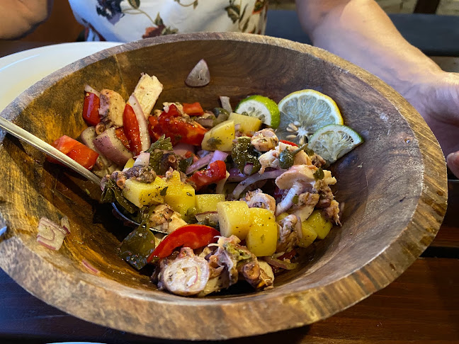 Uvala Koromačna - Gastronomija i ugostiteljstvo