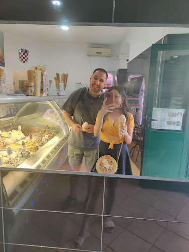 Comentarii opinii despre House Of Ice Cream