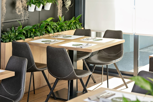 Savica Casual Urban Eatery - Gastronomija i ugostiteljstvo