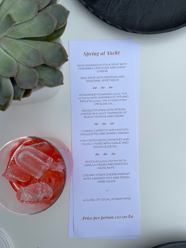 Yacht Bar & Restaurant