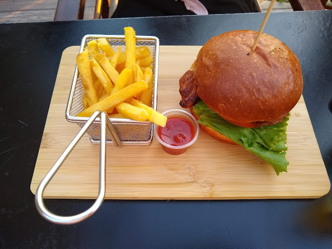 Opinii despre Galiot Bar & Restaurant Crikvenica în Crikvenica - Gastronomija i ugostiteljstvo