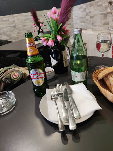 Comentarii opinii despre Caffe bar-Restoran Lav