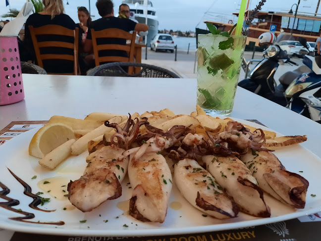 Trg slobode 2, 52470, Umag-Umago