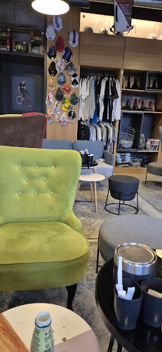 Opinii despre Bonk Coffeeshop & Bikeshop în Zagreb - Gastronomija i ugostiteljstvo