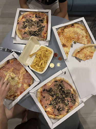 Opinii despre Bulldog II Pizza Cut în Mali Lošinj - Gastronomija i ugostiteljstvo