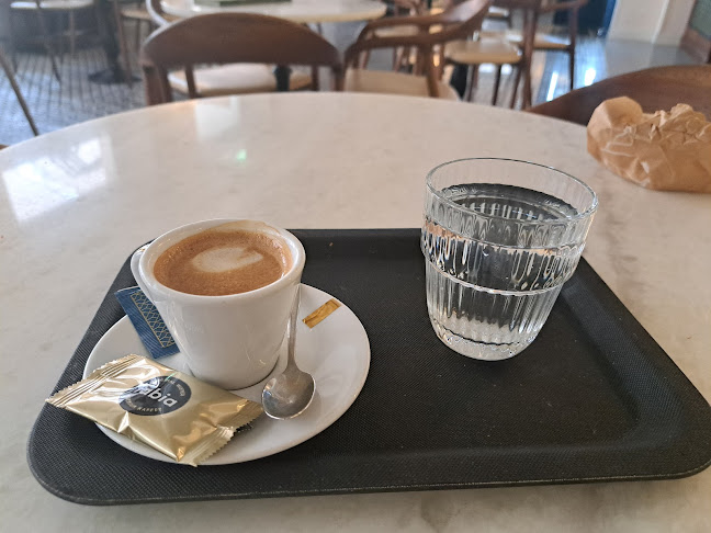 Central Kavana & Restaurant - Gastronomija i ugostiteljstvo