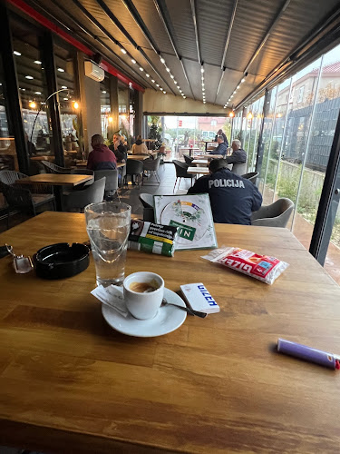 Cafe bar Zona - Gastronomija i ugostiteljstvo