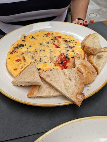 Emova ul. 12, 52100, Pula