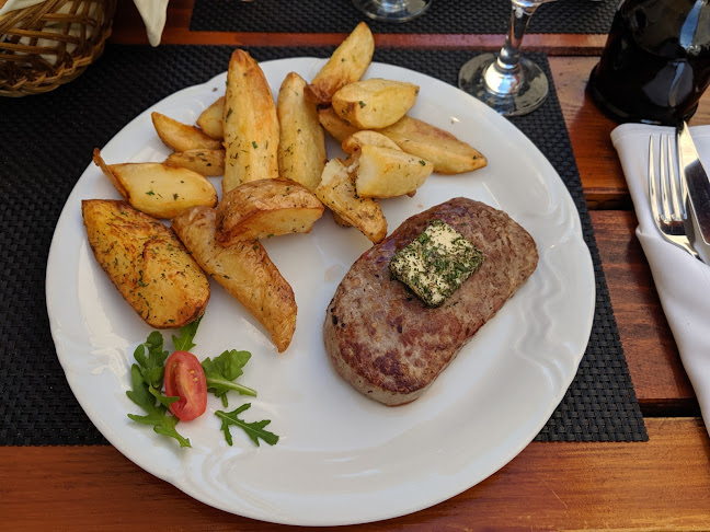 Opinii despre Konoba Dalmatino în Bol - Gastronomija i ugostiteljstvo