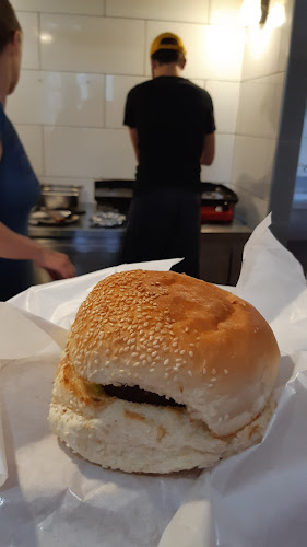 Mike's fast food - Gastronomija i ugostiteljstvo