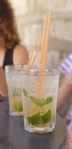 Comentarii opinii despre M&M bar