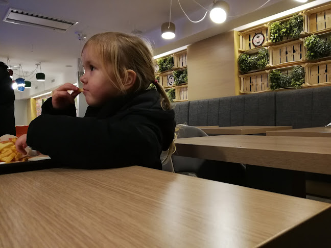 Trg bana Josipa Jelačića 3, 10000, Zagreb