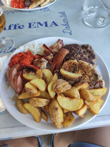 Opinii despre Bistro (caffe Ema) în Lovran - Gastronomija i ugostiteljstvo