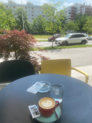 Bonk Coffeeshop & Bikeshop