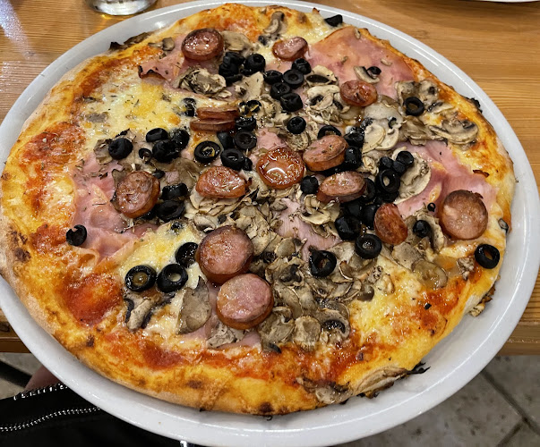 Pizzeria i spaghetteria Luna Rossa - Gastronomija i ugostiteljstvo