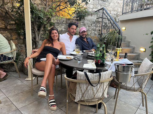 Dr. Mate Miličića 8, 21450, Hvar