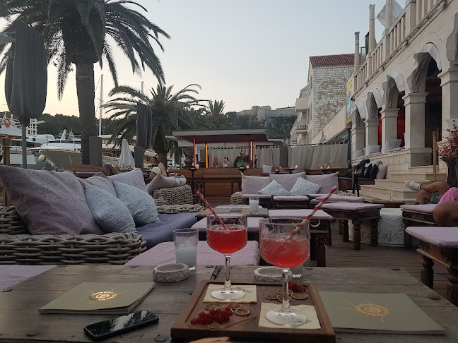 Comentarii opinii despre Carpe Diem Bar (Hvar Town)