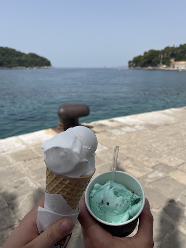 Comentarii opinii despre House Of Ice Cream