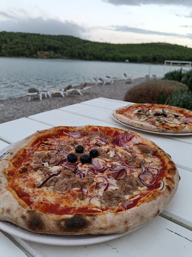 Opinii despre Beach Bar Green în Pomer - Gastronomija i ugostiteljstvo