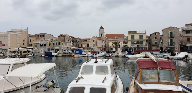 Pršutoreznica Brkić - Gastronomija i ugostiteljstvo