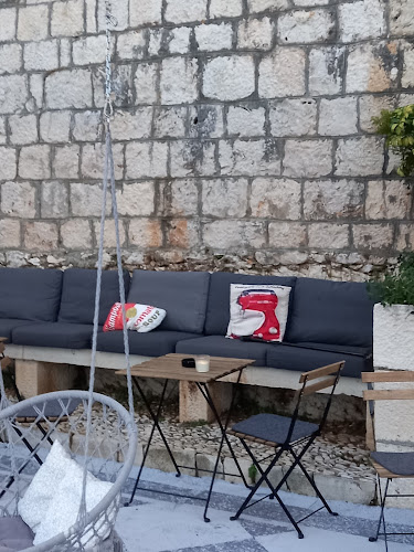 Obala kralja Tomislava 26, 21403, Sutivan