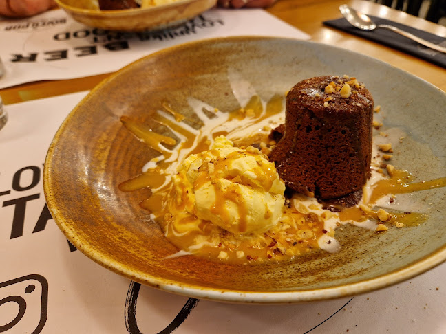 River pub - Gastronomija i ugostiteljstvo