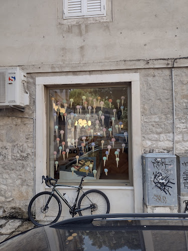 Hrvojeva 10, 21000, Split