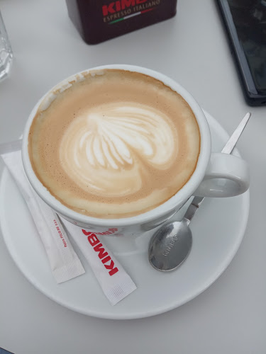 Opinii despre B Blok Caffe Bar în Zagreb - Gastronomija i ugostiteljstvo