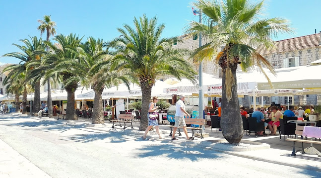 Porat 18, 21400, Supetar