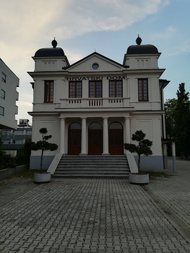 Opinii despre Caffe Bar Exclusive în Slavonski Brod - Gastronomija i ugostiteljstvo