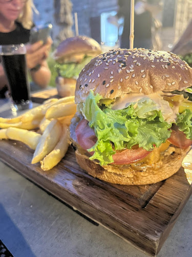 Opinii despre Sylo Bar în Kaštel Stari - Gastronomija i ugostiteljstvo