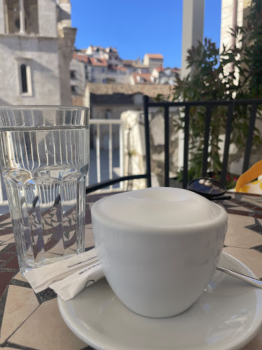 Caffe Bar Domenika - Gastronomija i ugostiteljstvo