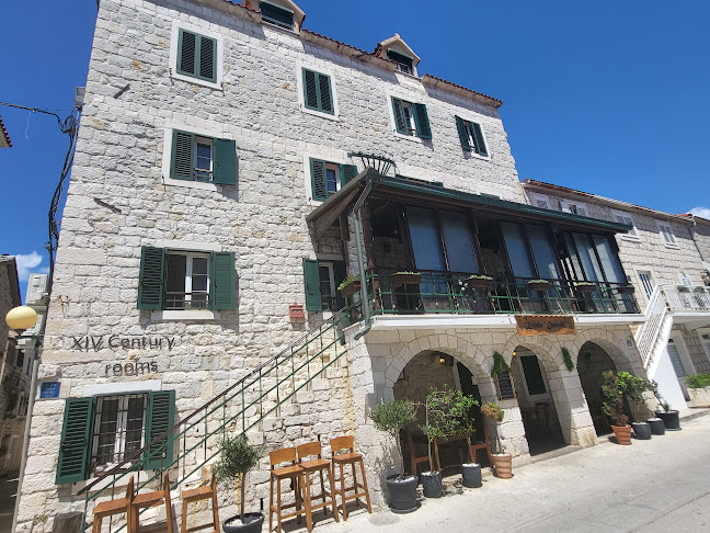 Obala kralja Tomislava 21, 21217, Kaštel Novi