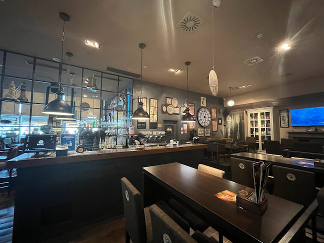 Comentarii opinii despre Caffe bar Living Room