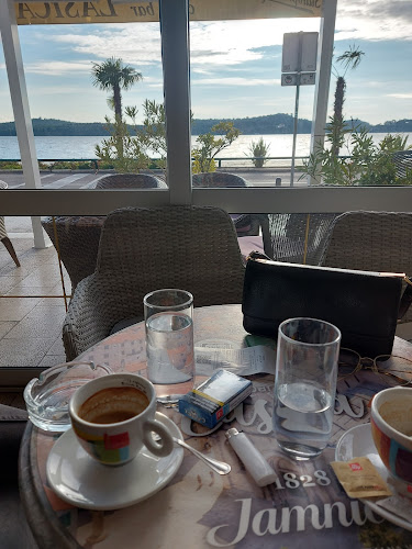 Opinii despre Caffe Bar Lasica în Šibenik - Gastronomija i ugostiteljstvo