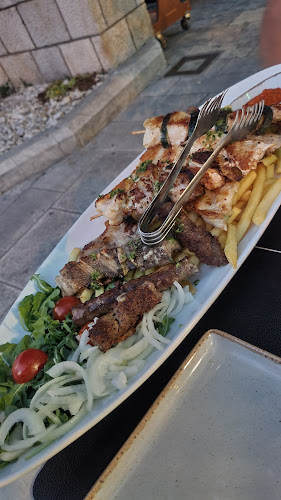 Comentarii opinii despre Zmaj Makarska