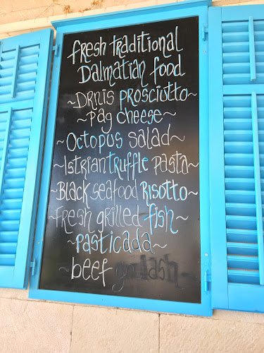 Trumbićeva obala 13, 21000, Split