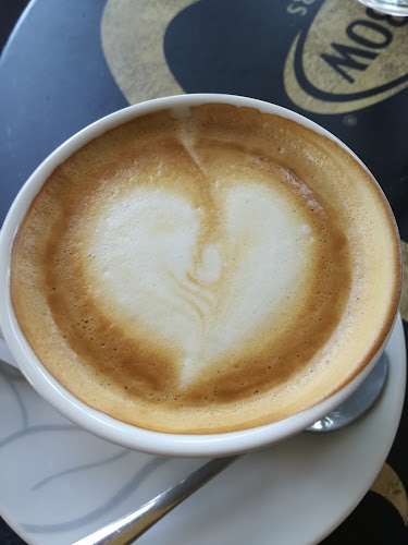 Opinii despre Hollywood Caffe în Sesvete - Gastronomija i ugostiteljstvo