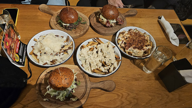 Opinii despre Submarine Burger Tkalčićeva în Zagreb - Gastronomija i ugostiteljstvo