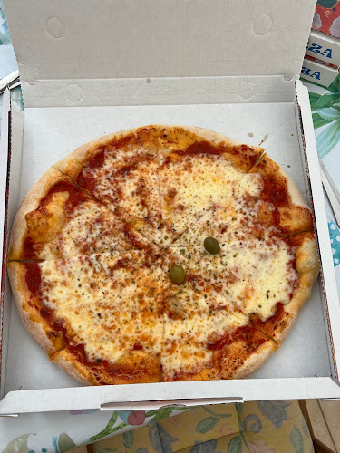 Opinii despre Caffe & snack bar RUŽMARIN în Lun - Gastronomija i ugostiteljstvo