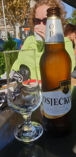 Trg Luke Botića 4, 10000, Zagreb