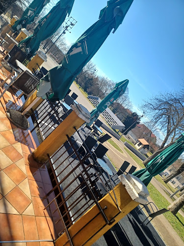 Trg hrvatskih branitelja 5 44322 Lipovljani, Croatia Susjeds, Trg hrv. branitelja 5, 44322, Lipovljani