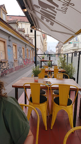 Submarine Burger Frankopanska