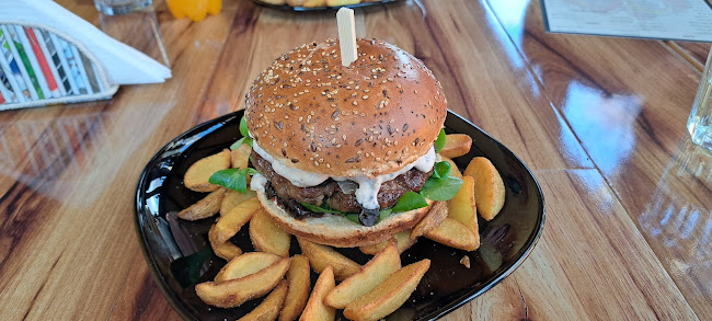 Pakoštanska ul. 5, 10000, Zagreb