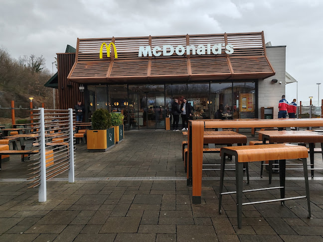 McDonald's Vrata Jadrana, Kastav - Gastronomija i ugostiteljstvo