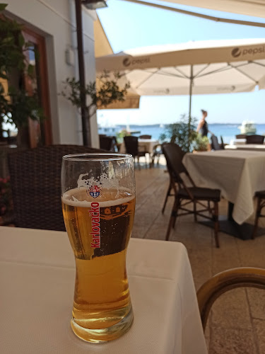 Trg Sv. Kuzme i Damjana 2, 52212, Fažana