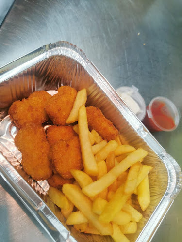 Fast food “Queen” - Gastronomija i ugostiteljstvo