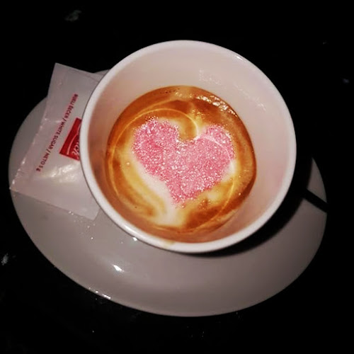 Caffe Bar White Room