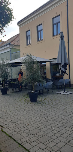 Ul. Stjepana i Antuna Radića 9, 44400, Glina