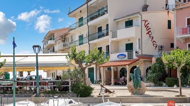 Obala Petra Krešimira IV 21, 21327, Podgora